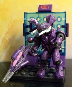 Purple Elite Ascetic and Armory from 96952 Halo Mega Bloks Covenant Armory Pack 2012