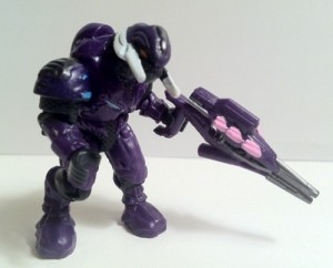 Purple Elite Ascetic Figure with Needle Rifle from 96952 Covenant Armory Pack Halo Mega Bloks 2012