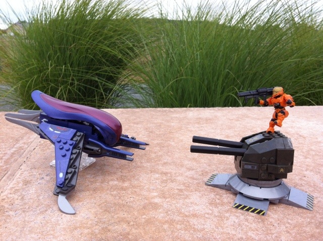 Halo Mega Bloks Orbital Banshee Blitz vs. UNSC Turret 97010 2012