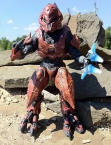 Halo 4 Series 1 Zealot Elite Action Figure on the Attack!