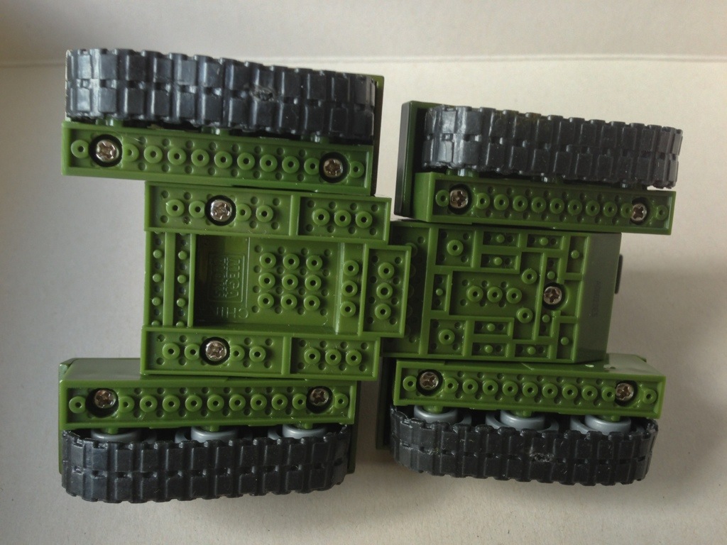 Metal Series Mega Bloks HALO Universe UNSC Warthog mit 2 Figuren+Sammelfigur 