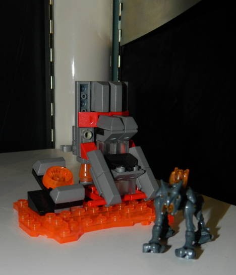 MEGA Bloks Halo Set Da 3 Booster: UNSC Hangar Deck + Console + Terminale Forerunner