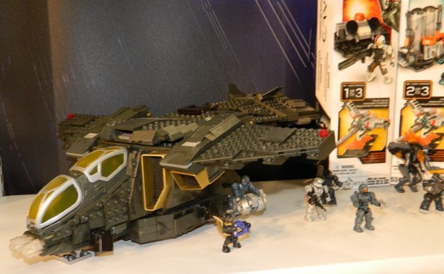 Halo Mega Bloks Halo 4 Pelican Vehicle Halo 4 2013 Toy Fair