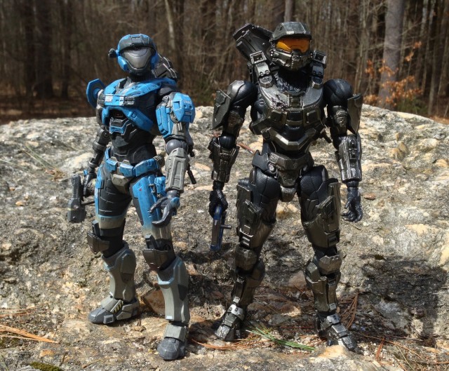 Square-Enix Halo Play Arts Kai Kat and Halo 4 Master Chief Figures