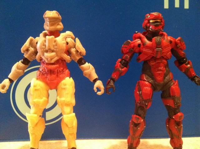 Comparison of Halo 4 Spartan Scout and Spartan Warrior Figures