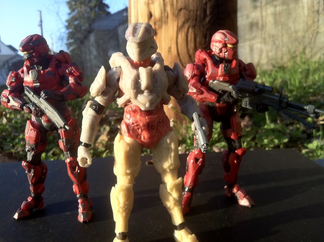 McFarlane Halo 4 Series 2 Spartan Scout Prototype with Red Spartan Warriors