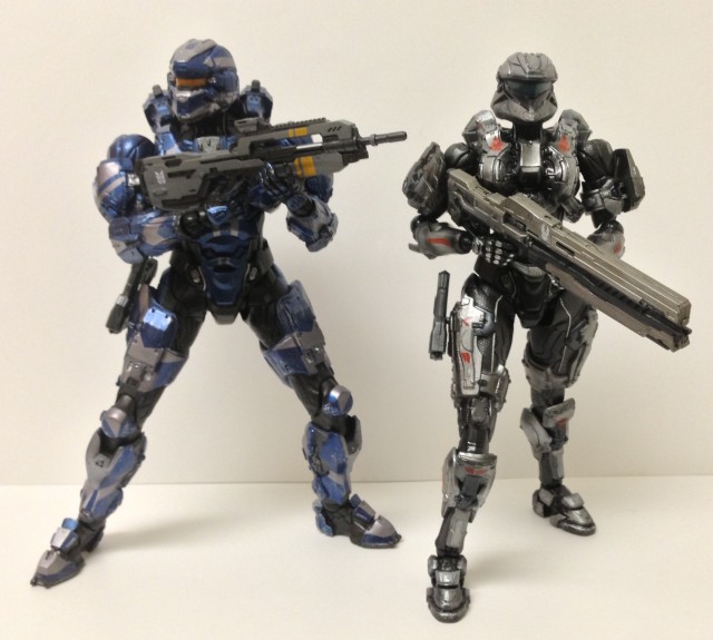 Halo 4 Play Arts Kai Spartan Warrior and Sarah Palmer Figures Photo Comparison