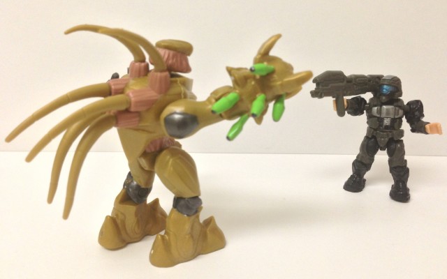 Halo Mega Bloks Gold Hunter Captain vs. ODST Figures