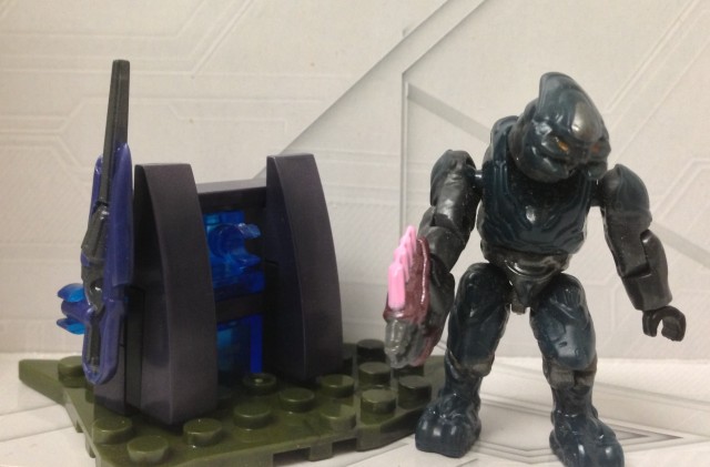 Halo Mega Bloks Summer 2013 Covenant Weapons Pack with Storm Elite Figure