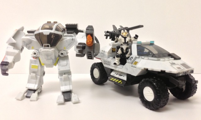 Halo Mega Bloks Arctic Warthog and Arctic Cyclops Go into Battle