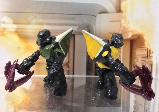 Halo 4 Mega Bloks Series 7 Covenant Grunts Figures Green and Yellow
