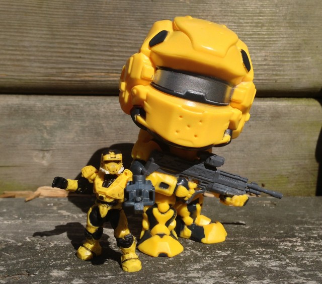 Funko Halo 4 Yellow Warrior Spartan & Yellow Mega Bloks EOD Spartan Figures