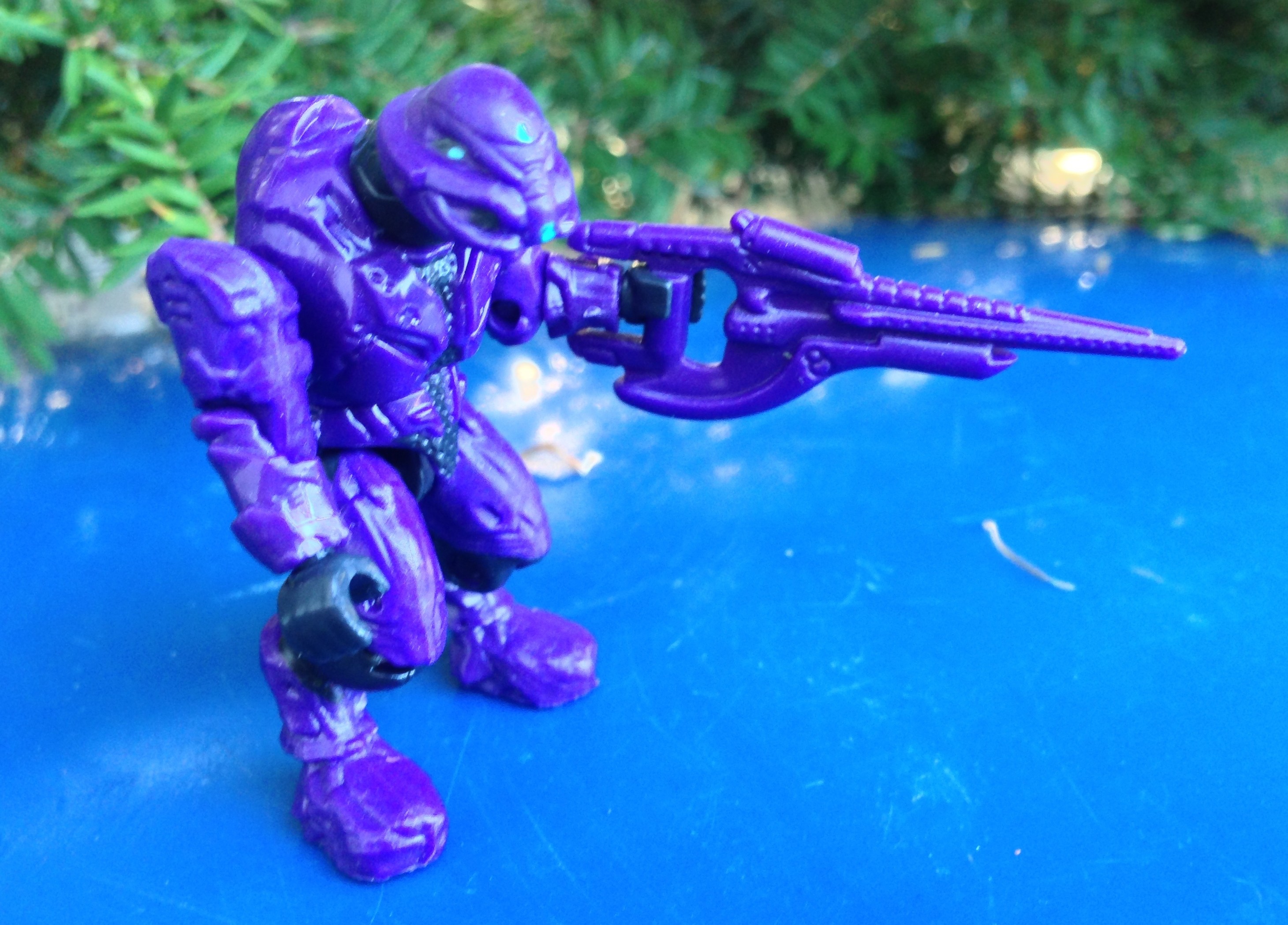 Halo Mega Bloks Series 7 Covenant Purple Elite Zealot with Carbine Common 
