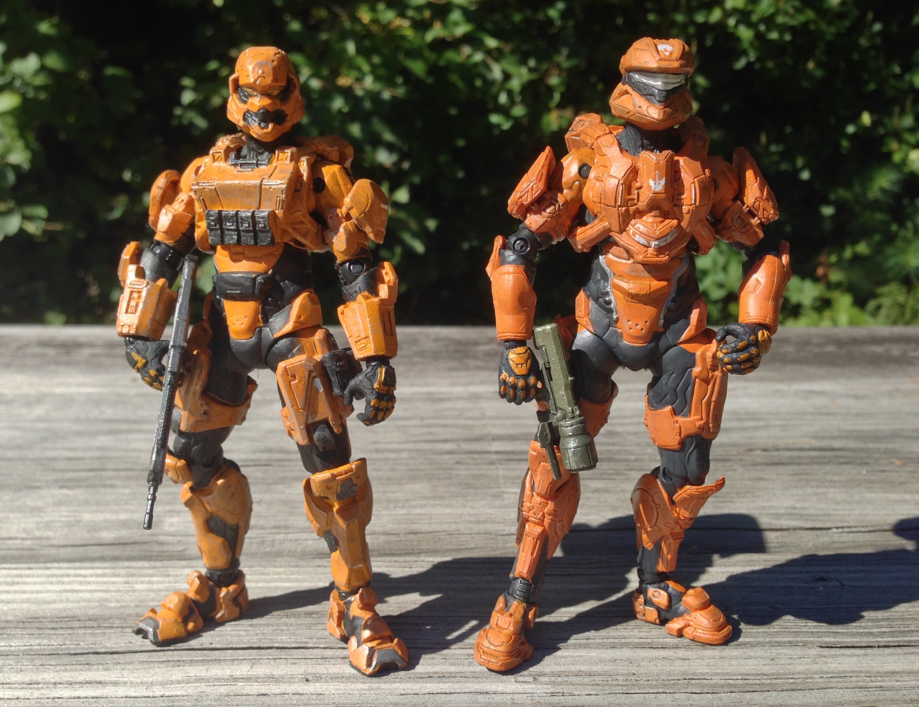The most obvious switch between this Halo 4 orange Scout Spartan and the or...