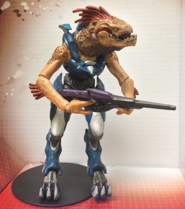 Halo 4 Series 2 Storm Jackal Action Figure with Figure Stand