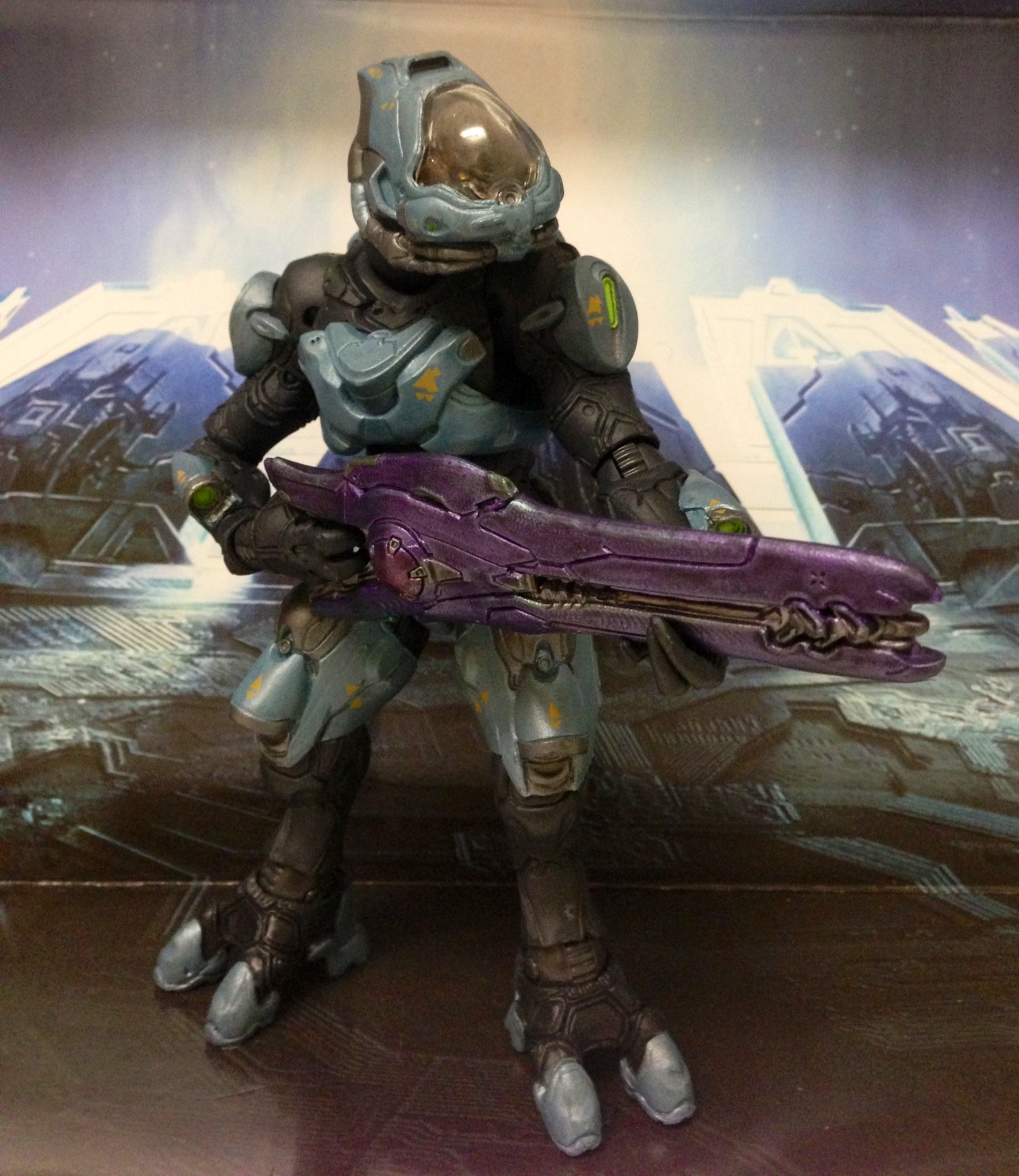 the Halo Elite Ranger can actually hold the weapon that he’s packaged with ...