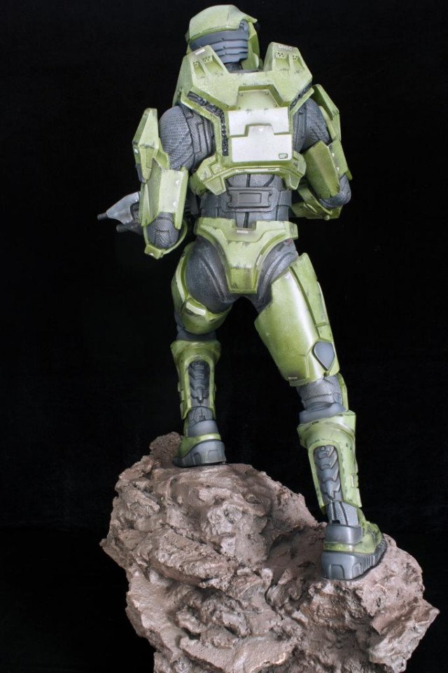 Master Chief Premium Format Figure Statue Back