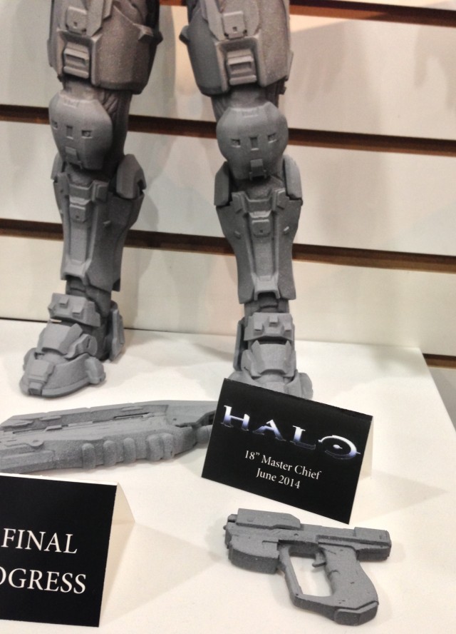 NECA Halo Quarter-Scale Magnum and Assault Rifle Weapons