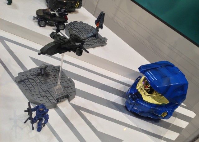 2014 New York Toy Fair Halo Mega Bloks Micro Fleet Falcon Set