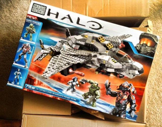 Mega Bloks 97380 Halo UNSC Broadsword Jet Released