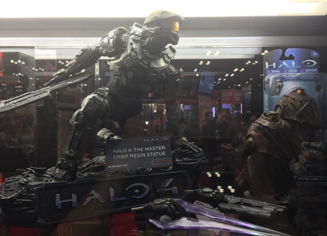 Halo NYCC 2014 McFarlane Toys Master Chief Statue