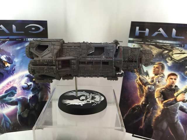 Halo Replica Ship Pillar of Autumn Dark Horse 2016