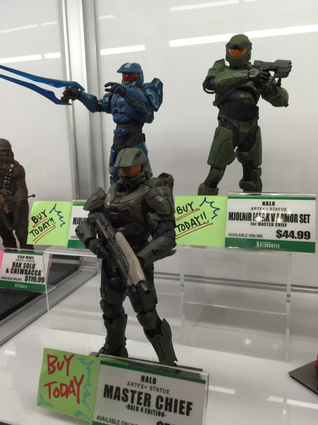 2015 New York Comic Con Kotobukiya Booth Halo Statues