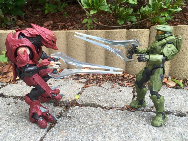 Mattel Halo Master Chief vs. Elite Zealot Figures