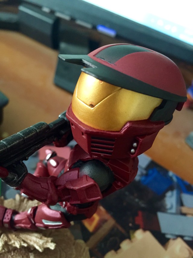 Defective Visor on Red Spartan Halo Icons Warzone Figure